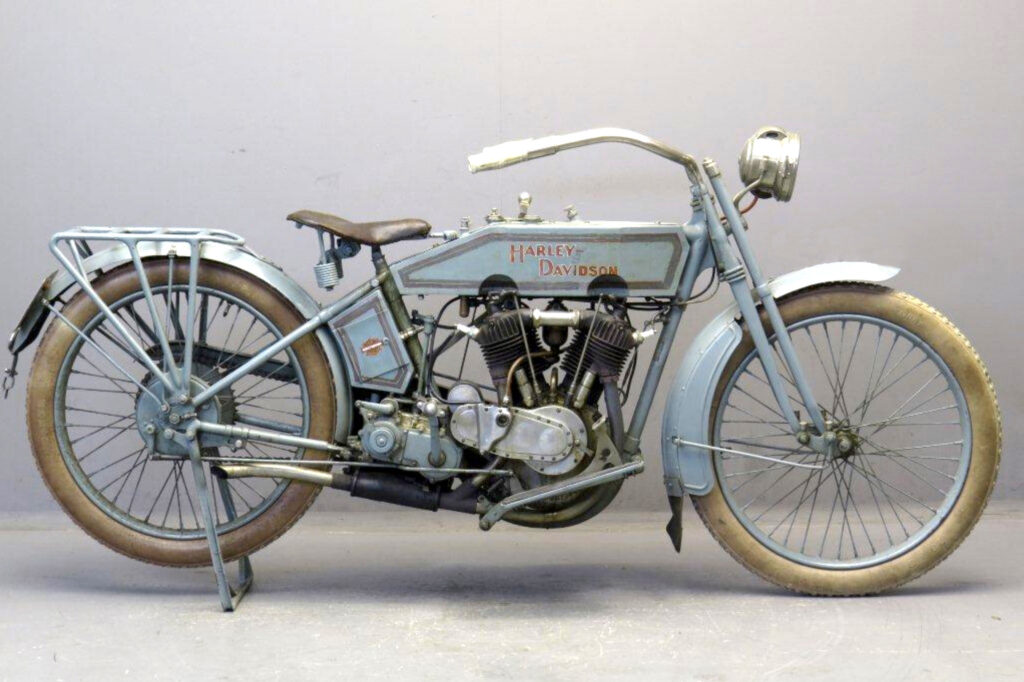 1915 - Harley-Davidson modelo 11 F
