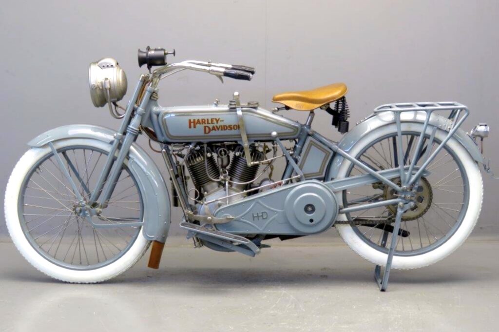 1916 - Harley-Davidson modelo 16F - Izquierda
