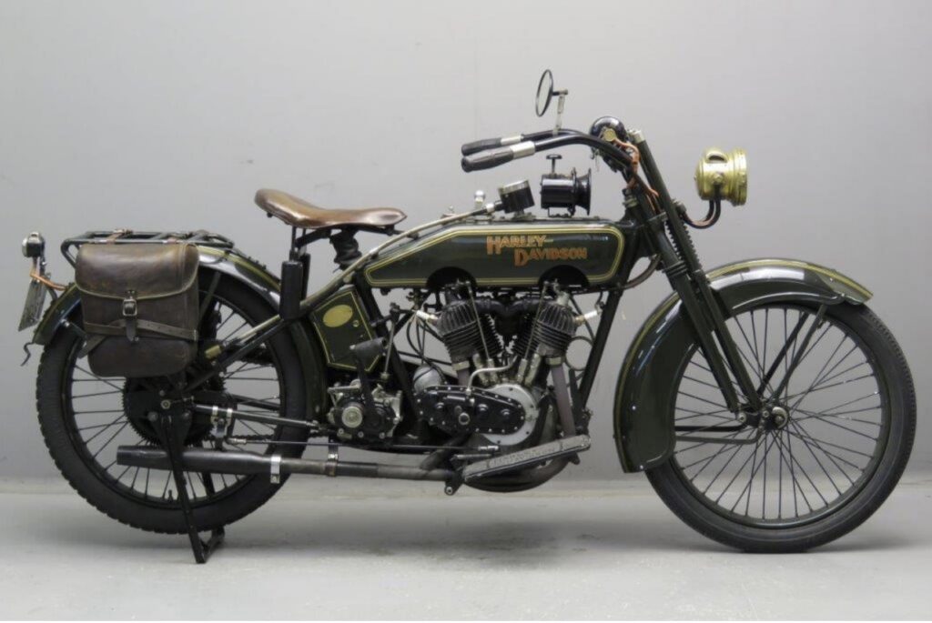 1924 - Harley-Davidson - 24JE - derecha