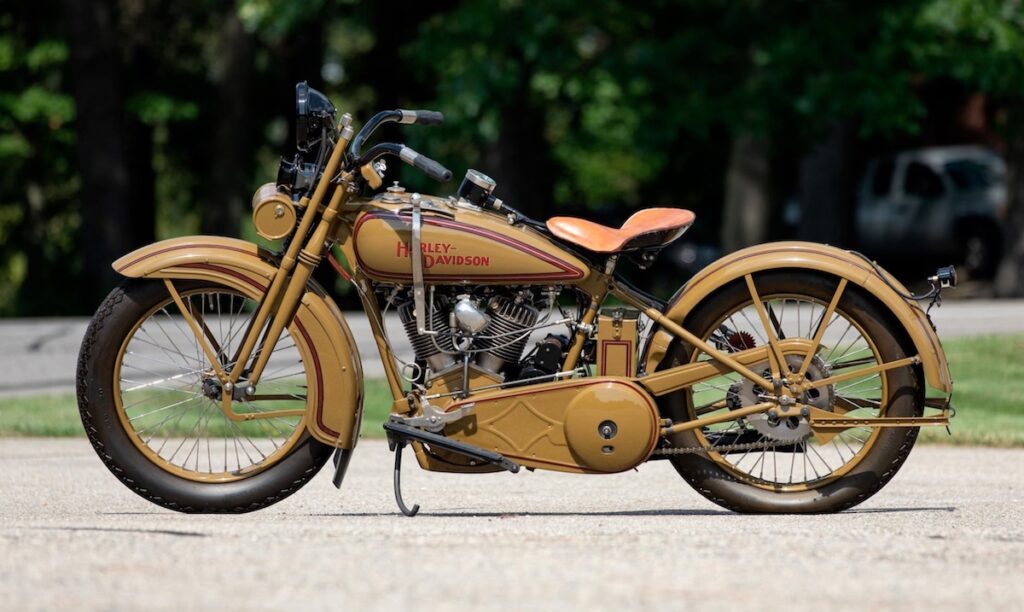 1926 - Harley-Davidson modelo 26J - izda