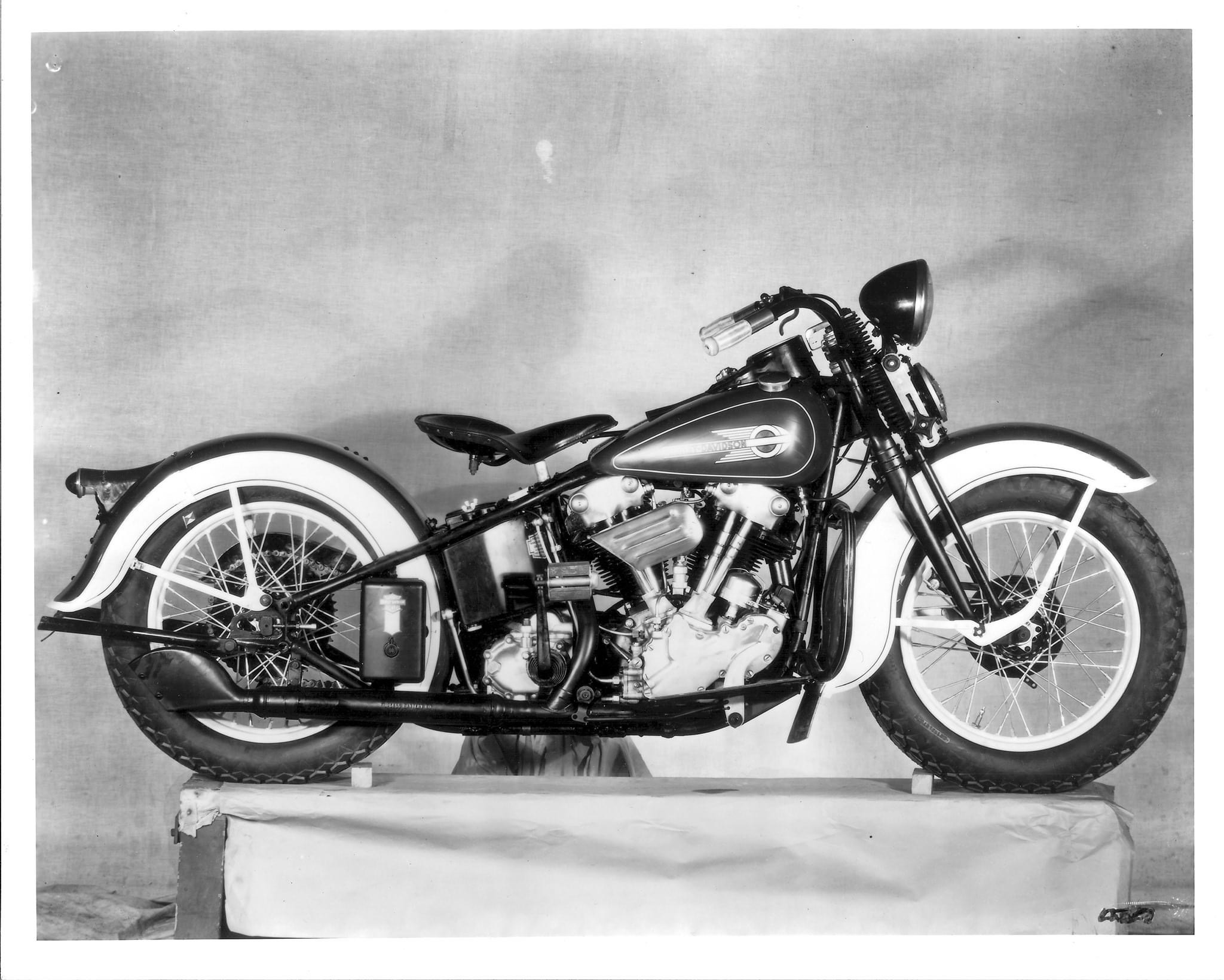 Harley-Davidson Knucklehead foto estudio