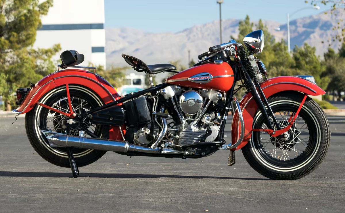 1941 - Harley-Davidson modelo 41EL Knucklehead - Derecha