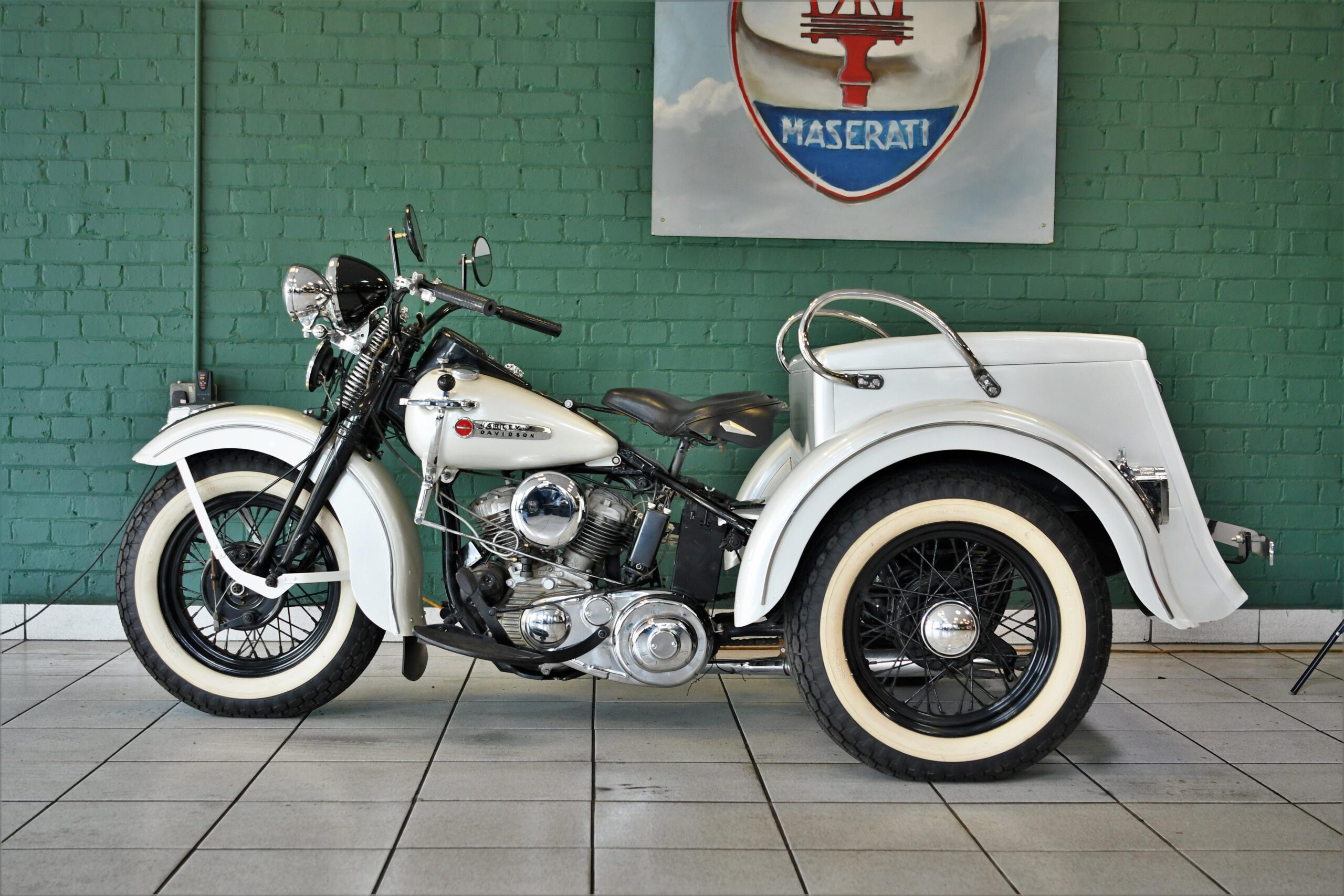 1948 - Harley-Davidson - 48G -servicar - izquierda