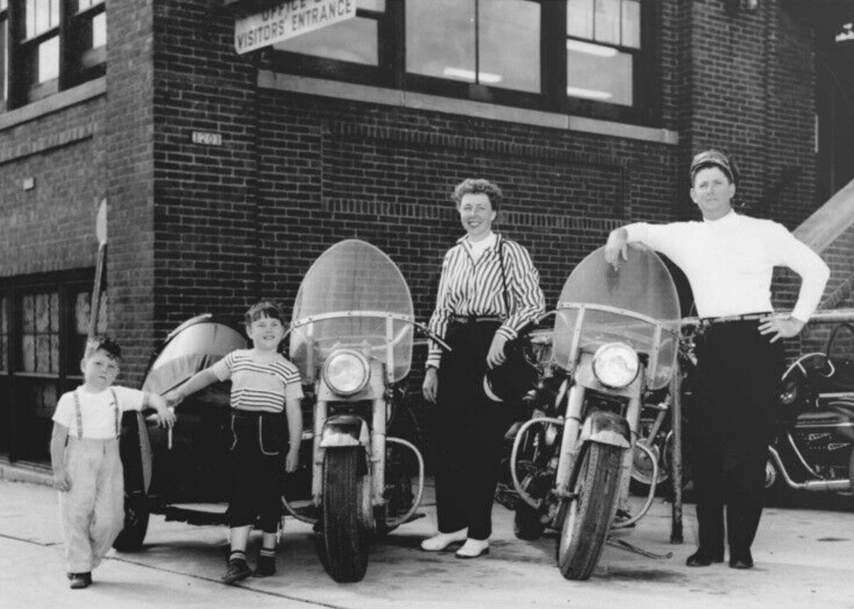 1956 - Harley-Davidson foto de época