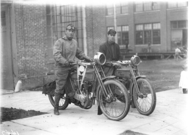 1913 - Harley-Davidson Fotos de epoca