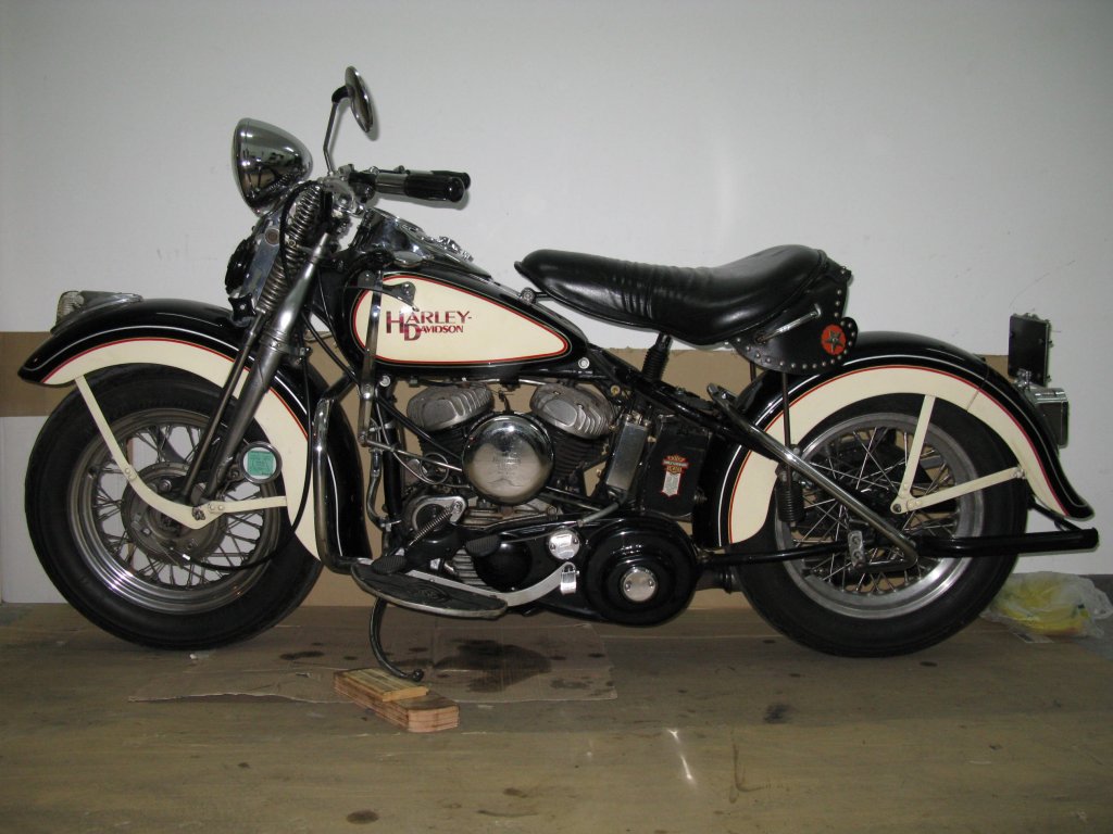 1944 - Harley-Davidson WL45 - left 1944 - Harley-Davidson WL45 - left